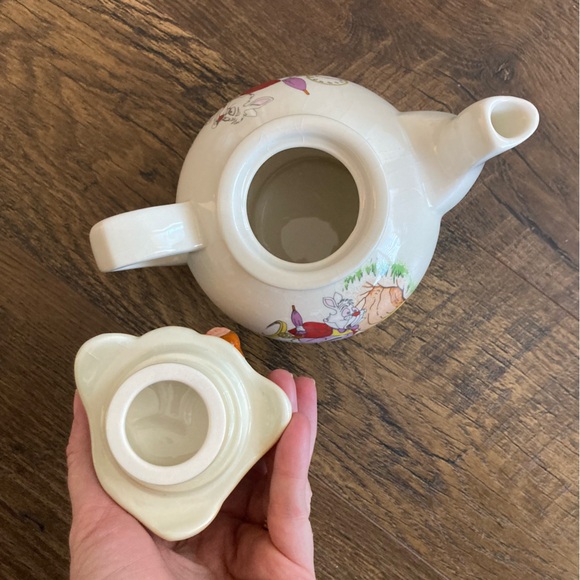 Disney Alice in Wonderland Paul Cardew Limited Ed.Ceramic Teapot White
Rabbit - Picture 7 of 9